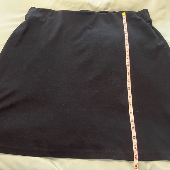 Old Navy black pencil skirt- size L!!! - Picture 2 of 4